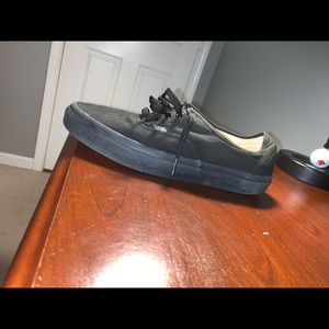 All Black Vans Authentic
